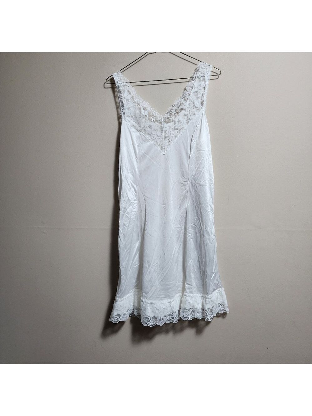 Vintage Avon fashion  white lingerie with lace size 38/85 made in canada